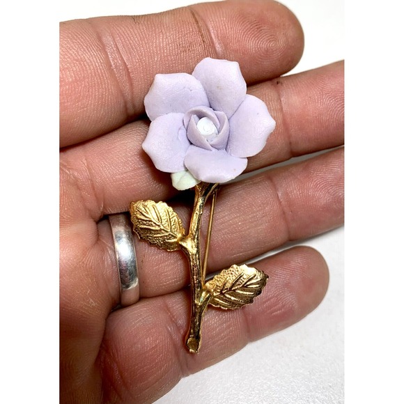 Gold Tone Lilac Rose Brooch Pin Enameled Floral 2 1/4" - Picture 3 of 4